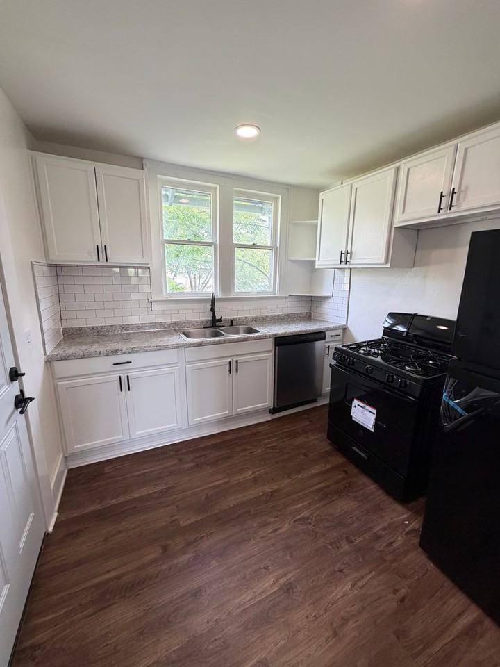 726 Frebis Ave - Photo 7 of 14