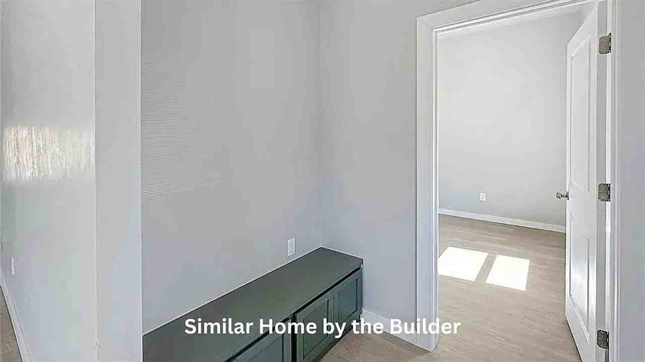 2103 Sw Douglas Ave - Photo 5 of 13