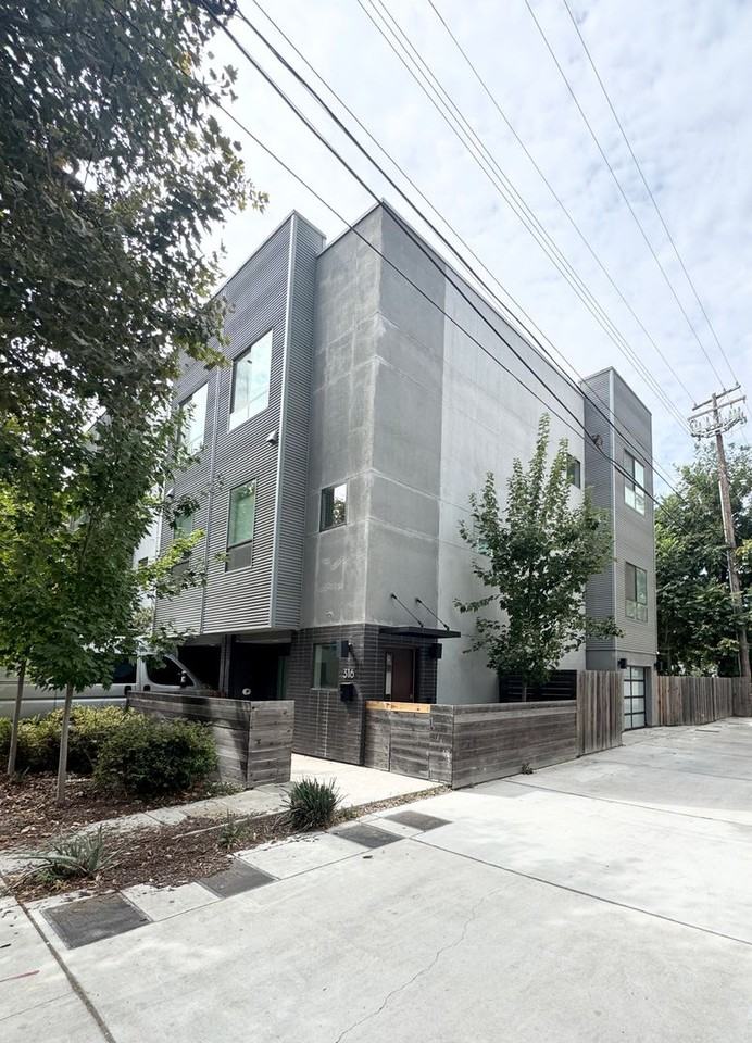 316 14th St - Photo 2 of 29