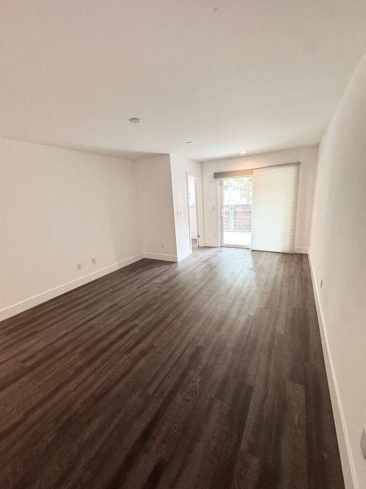 316 14th St - Photo 5 of 29