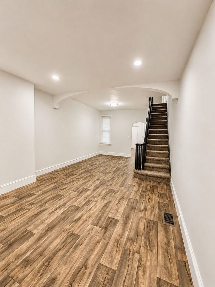 828 E Cornwall St - Photo 4 of 27