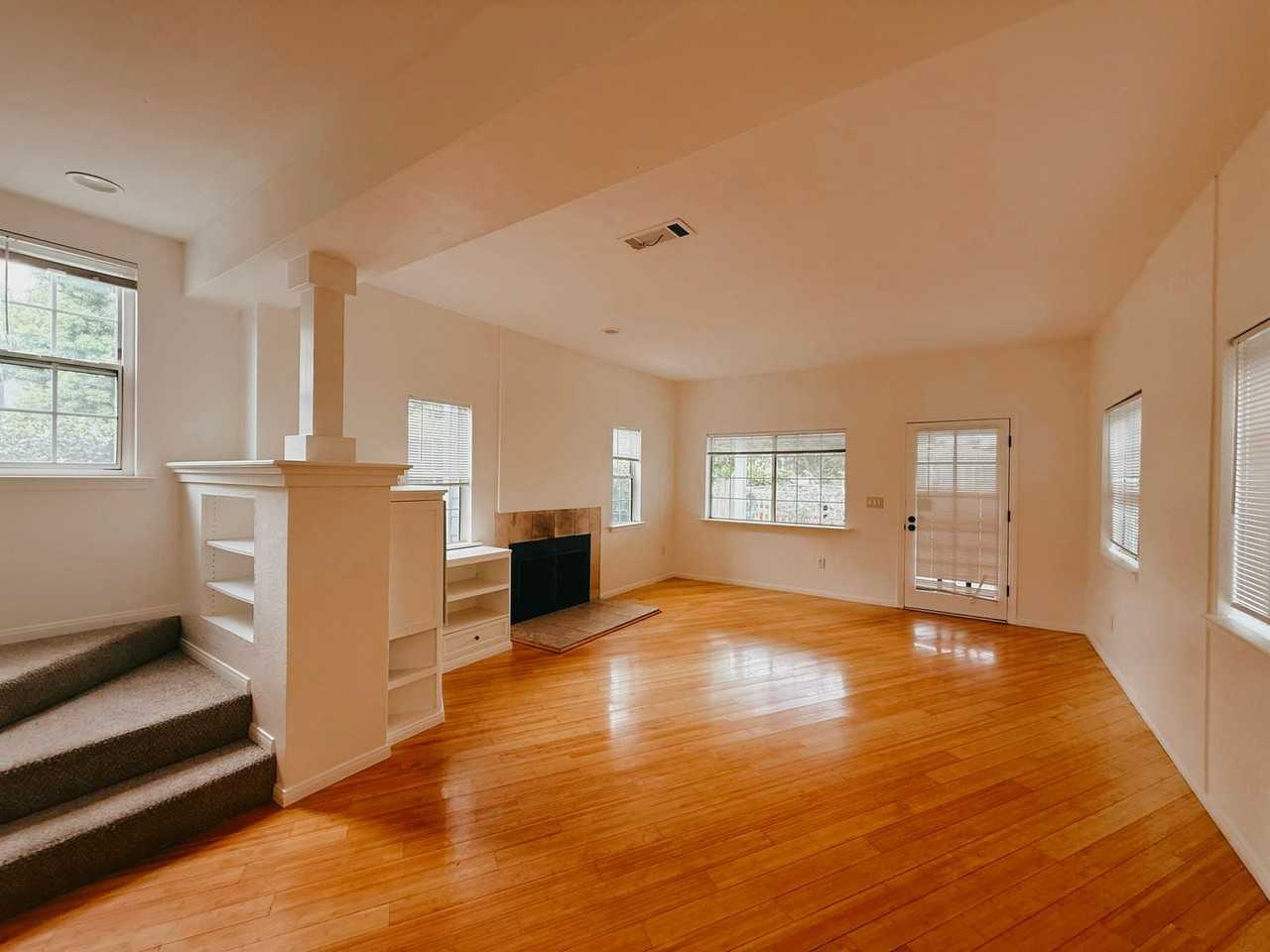 4640 Muir Ave - Photo 4 of 15