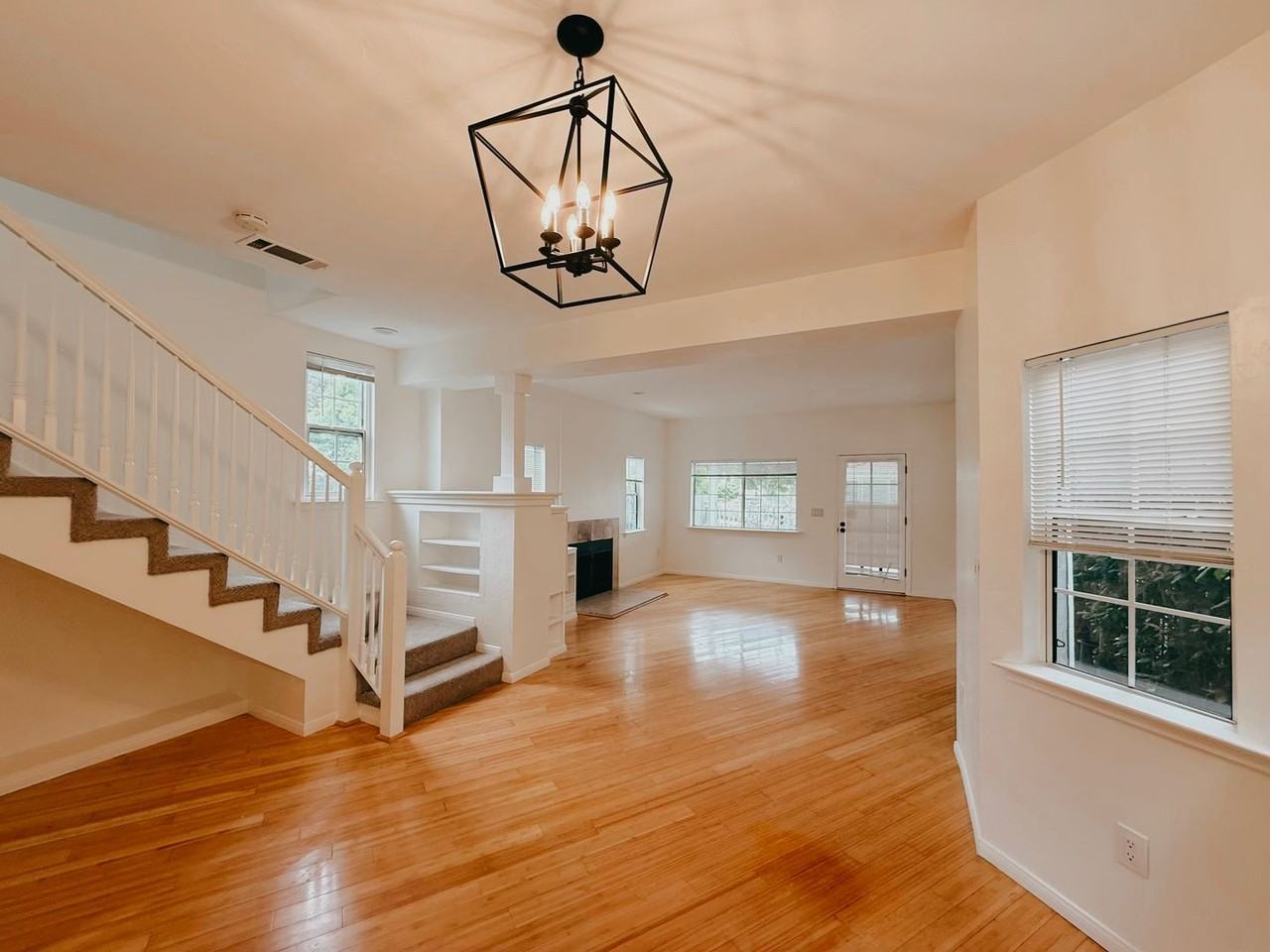4640 Muir Ave - Photo 5 of 15