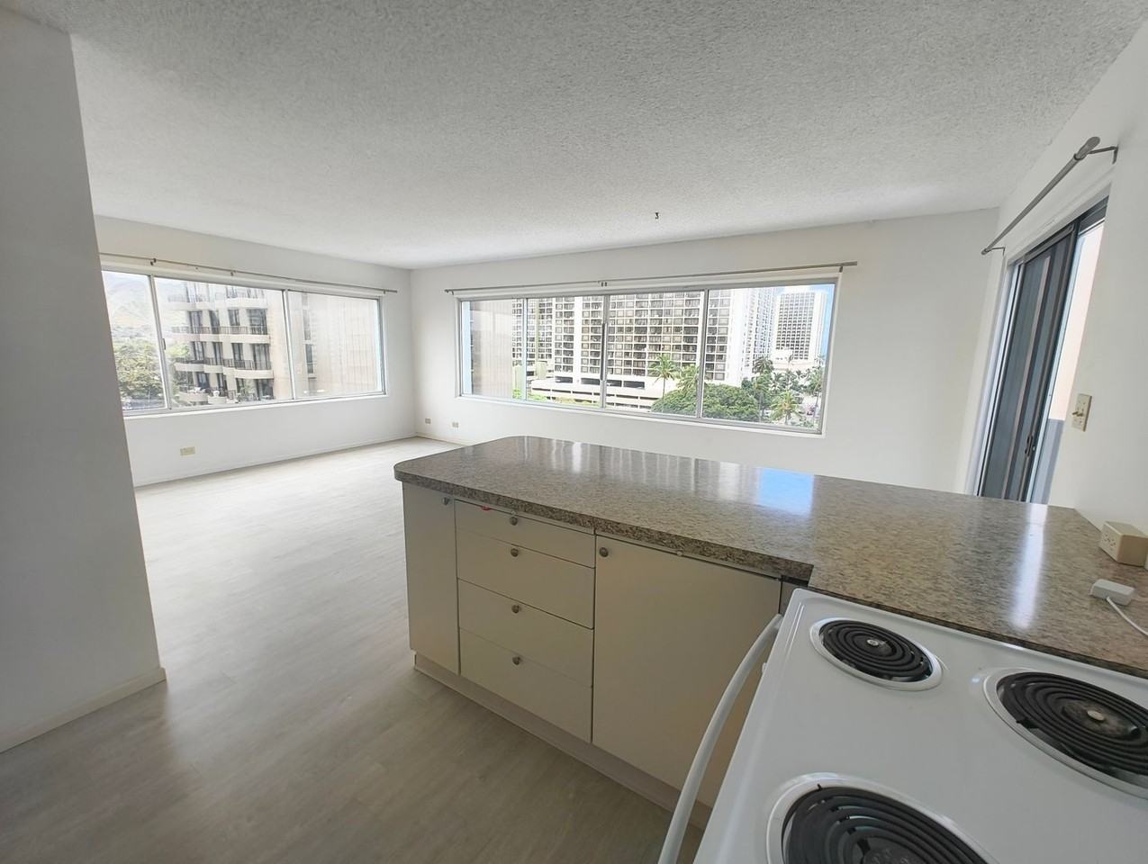 320 Ohua Ave - Photo 2 of 7
