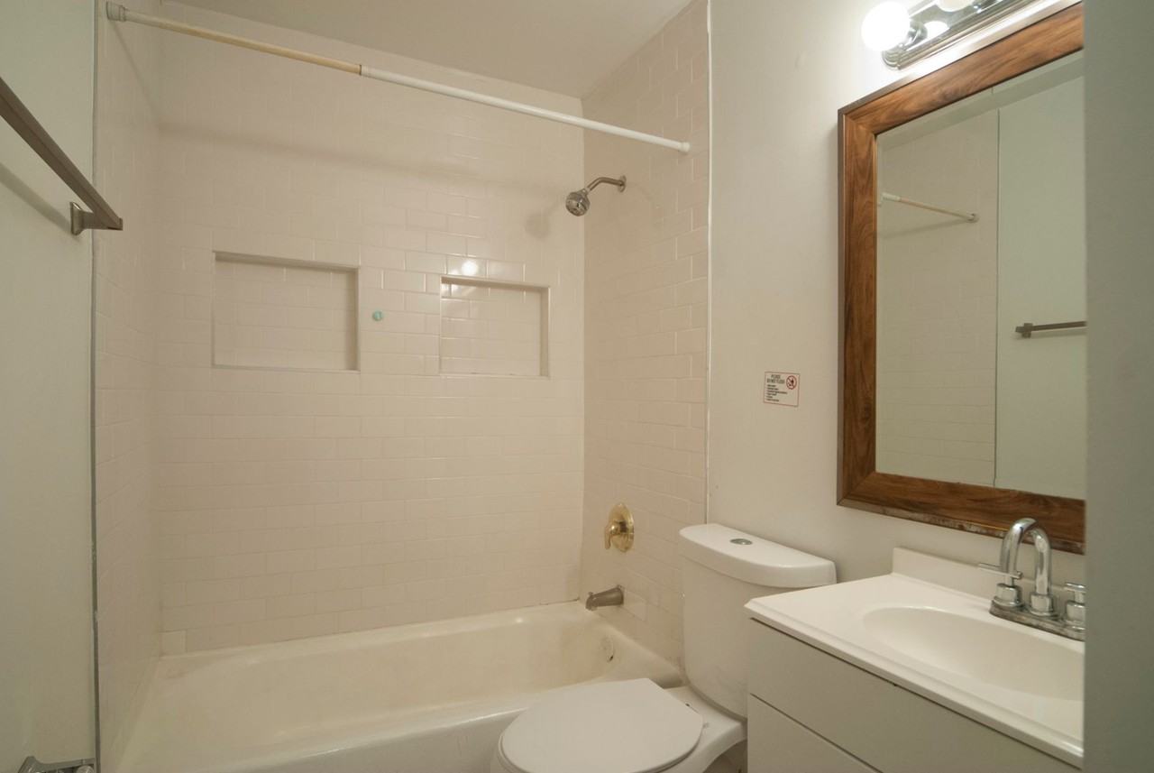 1346 S St Nw - Photo 4 of 16