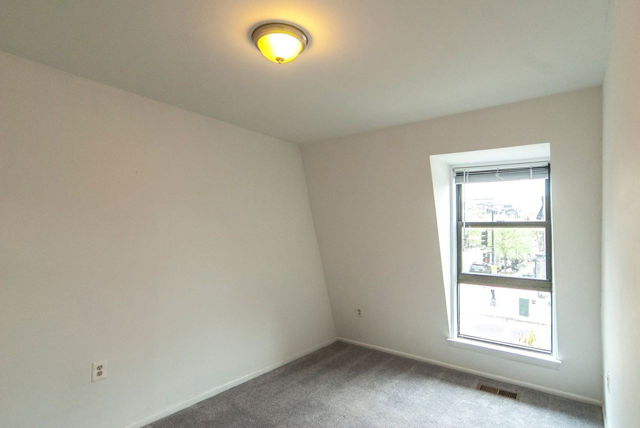 1346 S St Nw - Photo 7 of 16