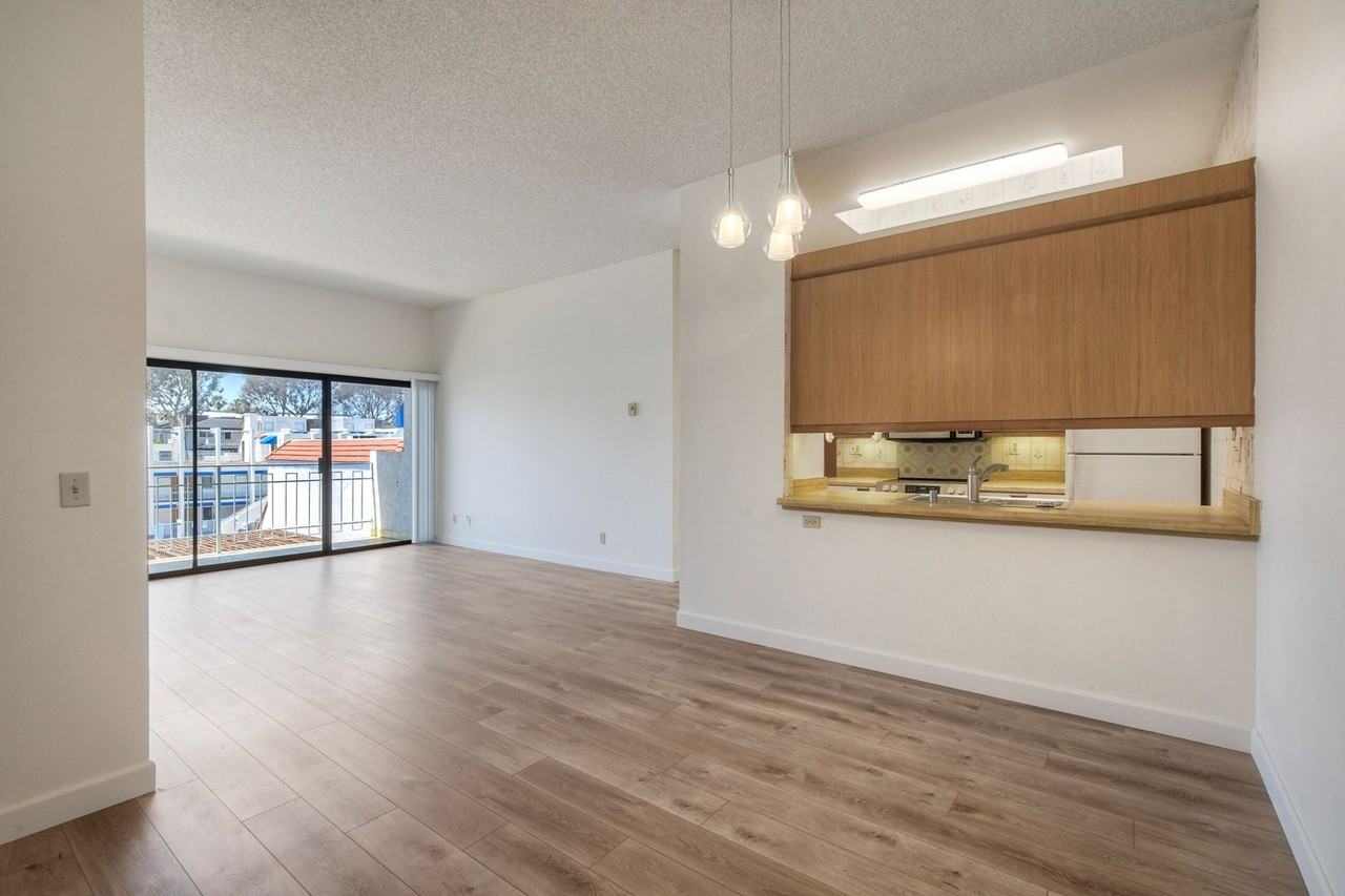 8328 Regents Rd #3E - Photo 5 of 49