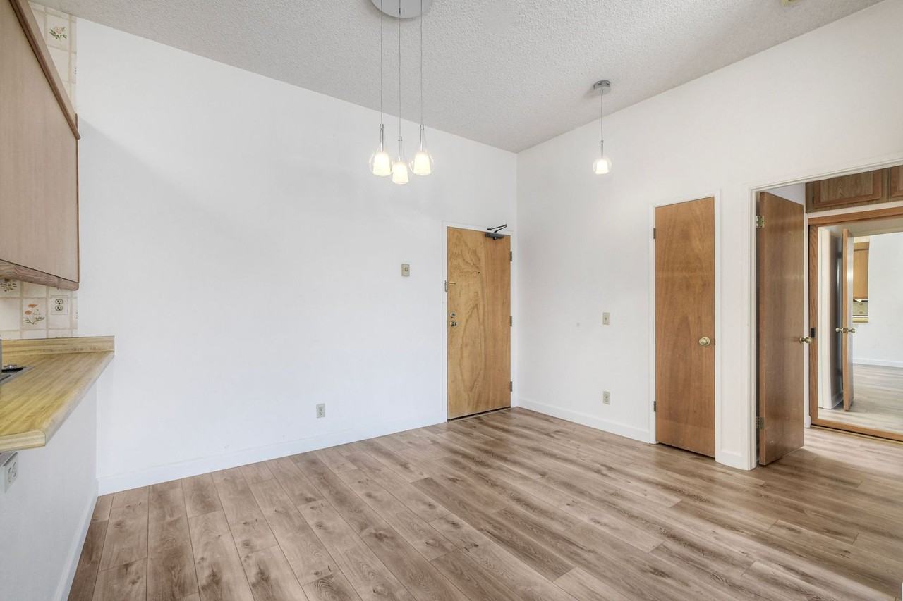 8328 Regents Rd #3E - Photo 7 of 49