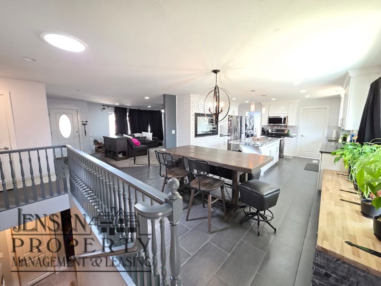 1151 Wesley Powell Dr - Photo 5 of 40