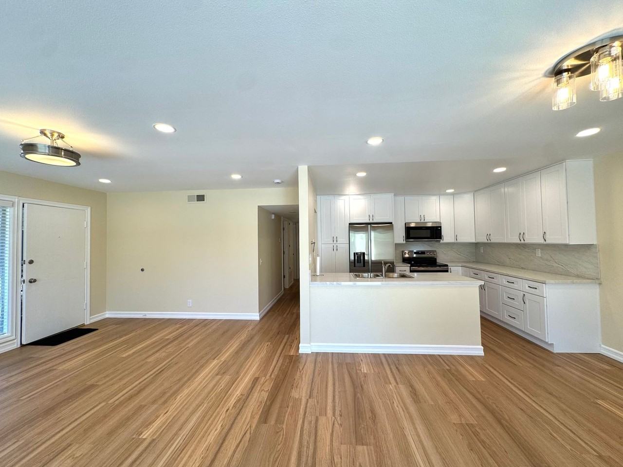 18229 Olympic Ct - Photo 6 of 25