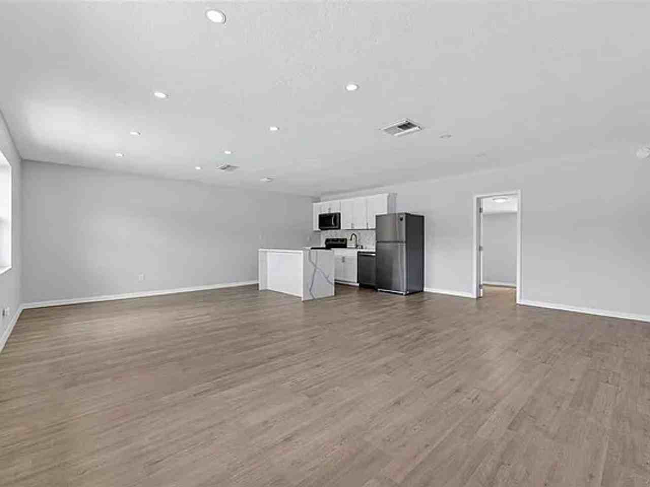 2272 Kent Rd - Photo 3 of 22