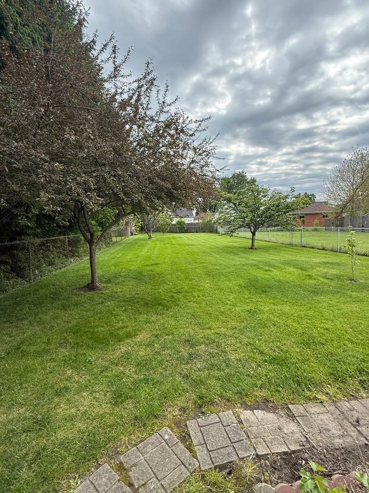 1417 Primrose Ave - Photo 3 of 12