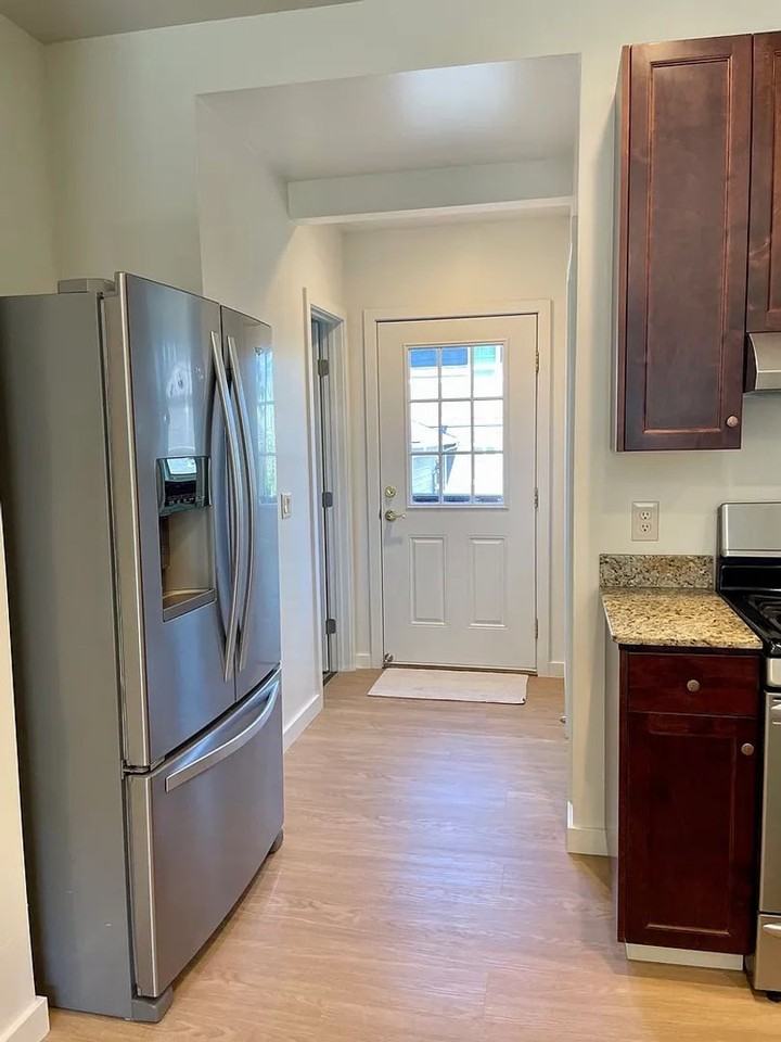 907 Bellview Ave - Photo 3 of 10