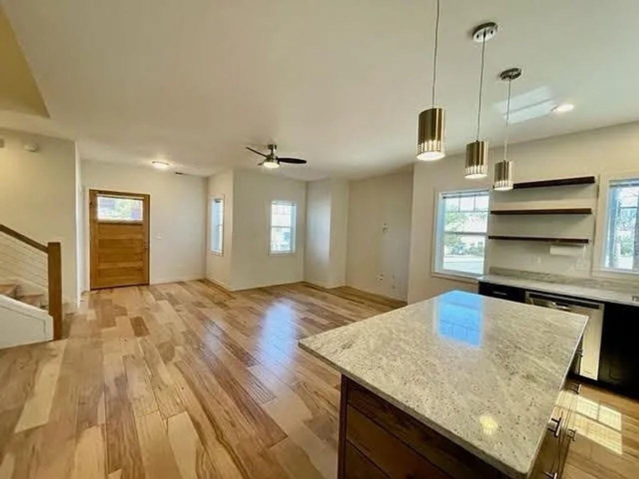 2370 Siskiyou Blvd - Photo 2 of 19