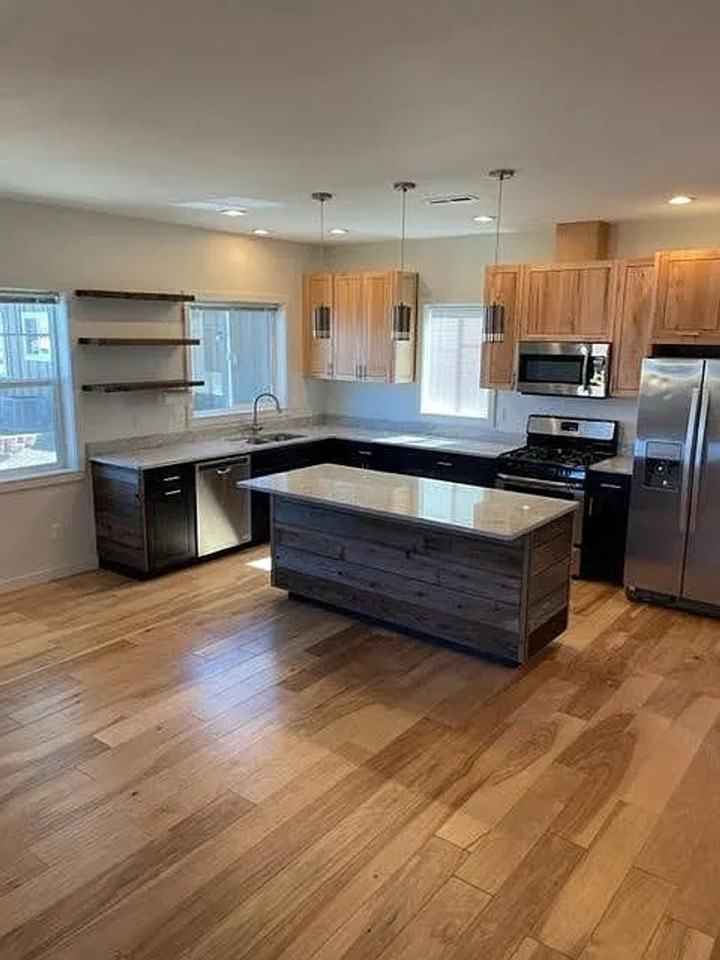 2370 Siskiyou Blvd - Photo 5 of 19