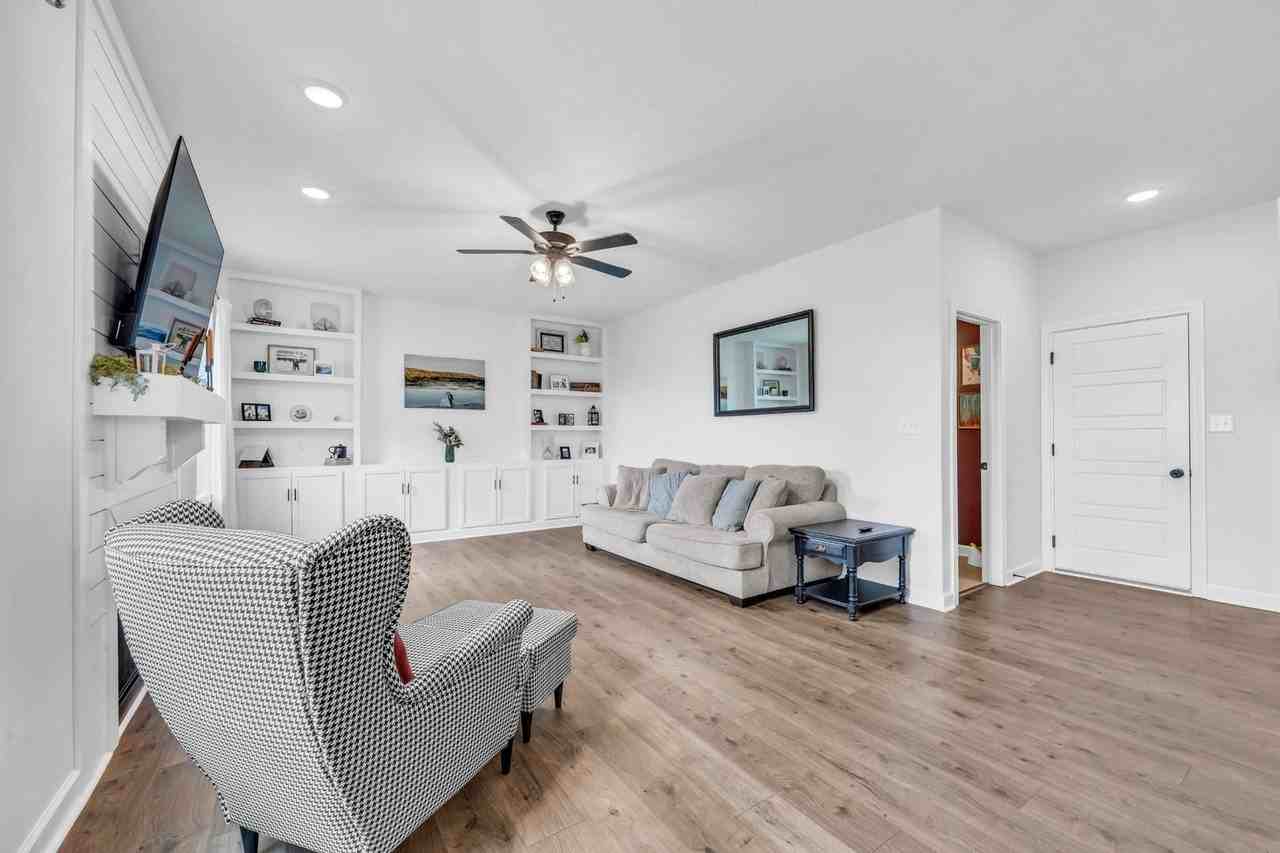 2023 Ireland Way - Photo 7 of 36