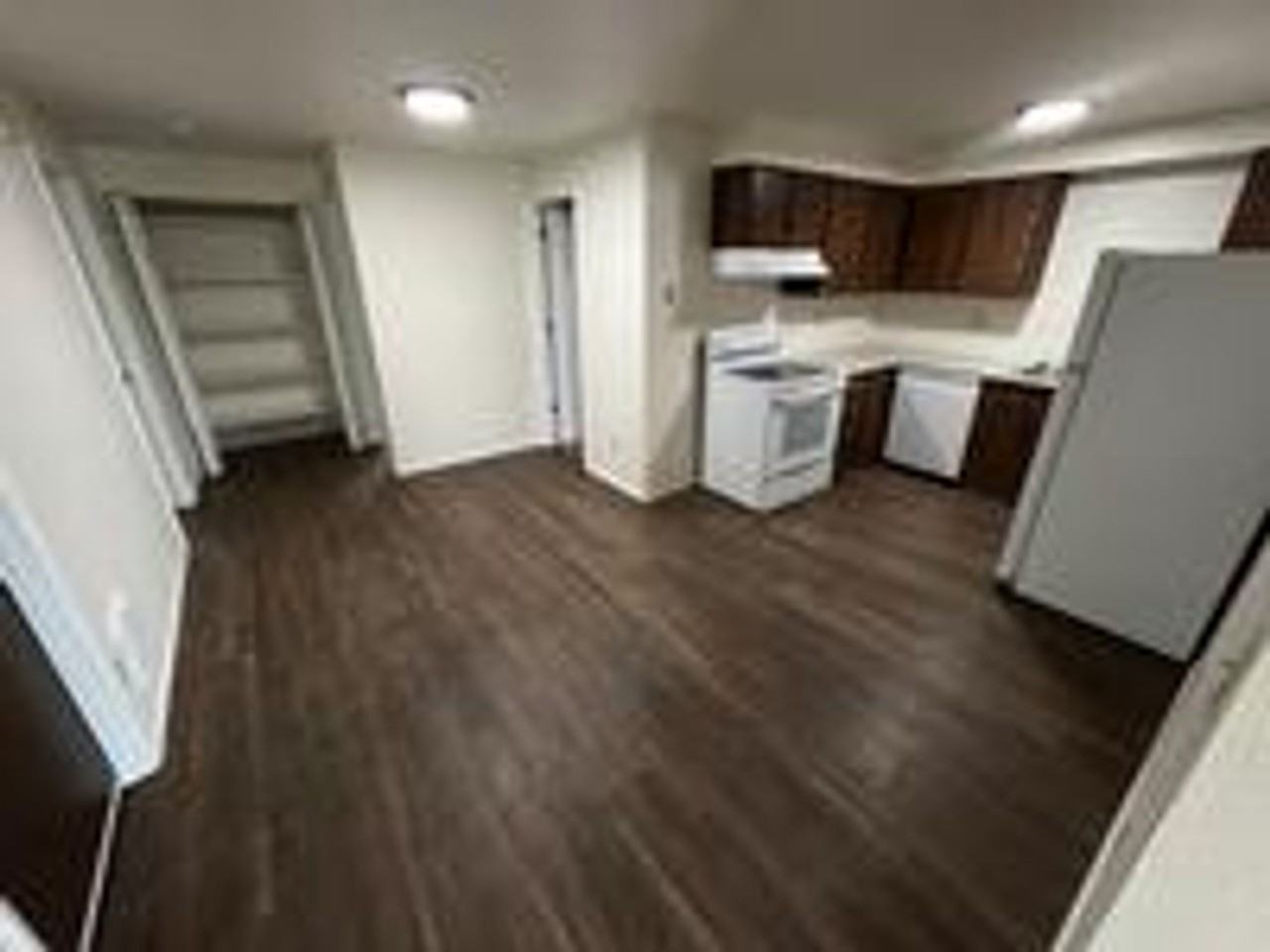 3996 Linn Ave Se - Photo 4 of 9