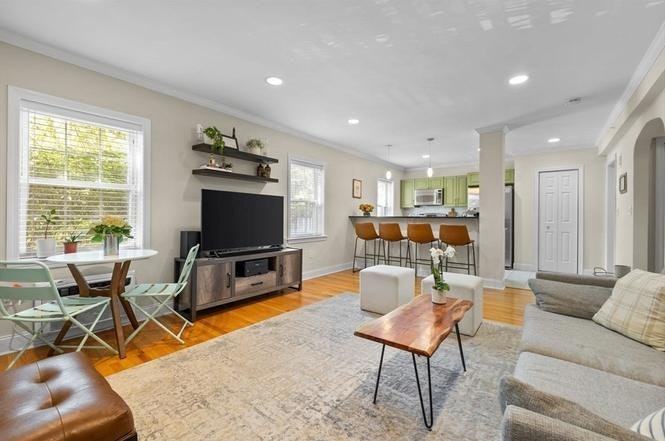 27 Commonwealth Avenue, Unit 20 - Photo 4 of 16