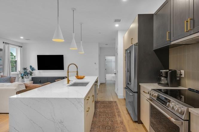 5245 Washington Street, Unit 22 - Photo 6 of 19