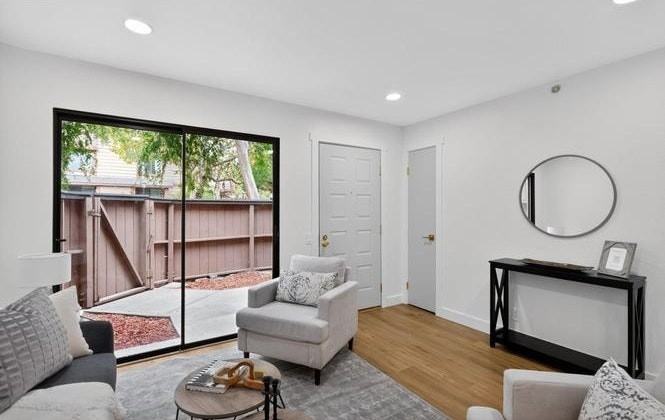 199 East Warren Common, Unit 30 - Photo 3 of 23