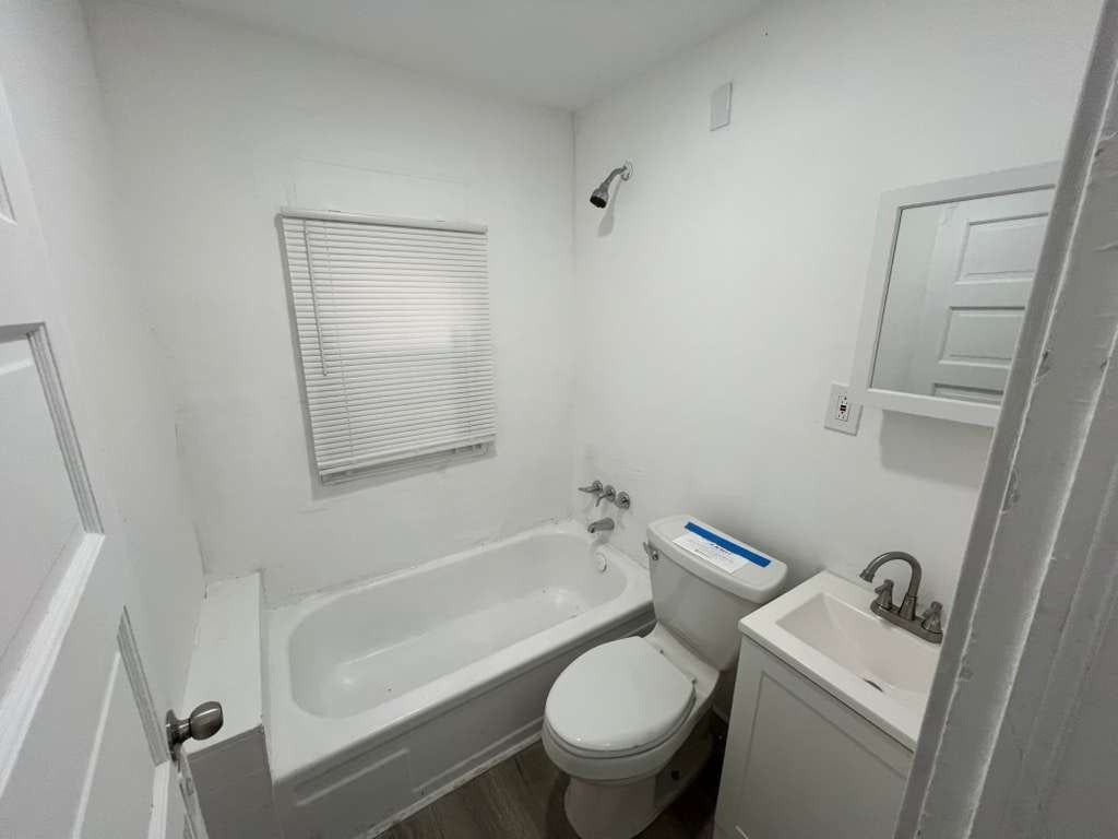 10314 Adams Avenue, Unit A (Downstairs) - Photo 6 of 11