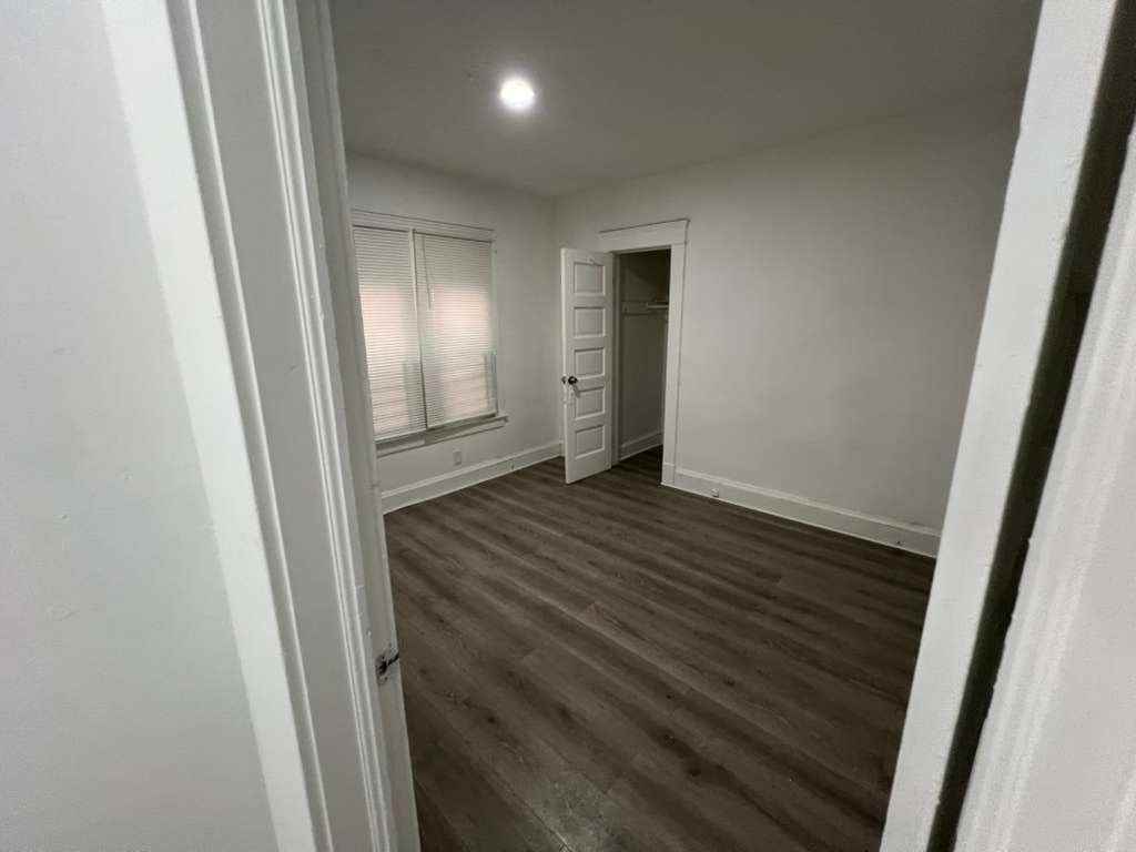 10314 Adams Avenue, Unit A (Downstairs) - Photo 7 of 11