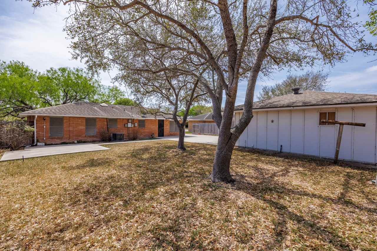 1137 Bradshaw Dr #1 - Photo 4 of 20