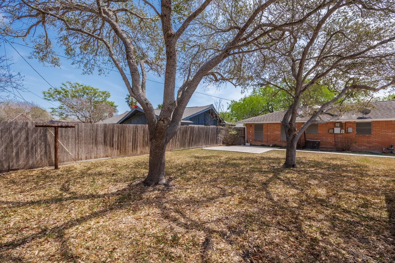 1137 Bradshaw Dr #1 - Photo 5 of 20