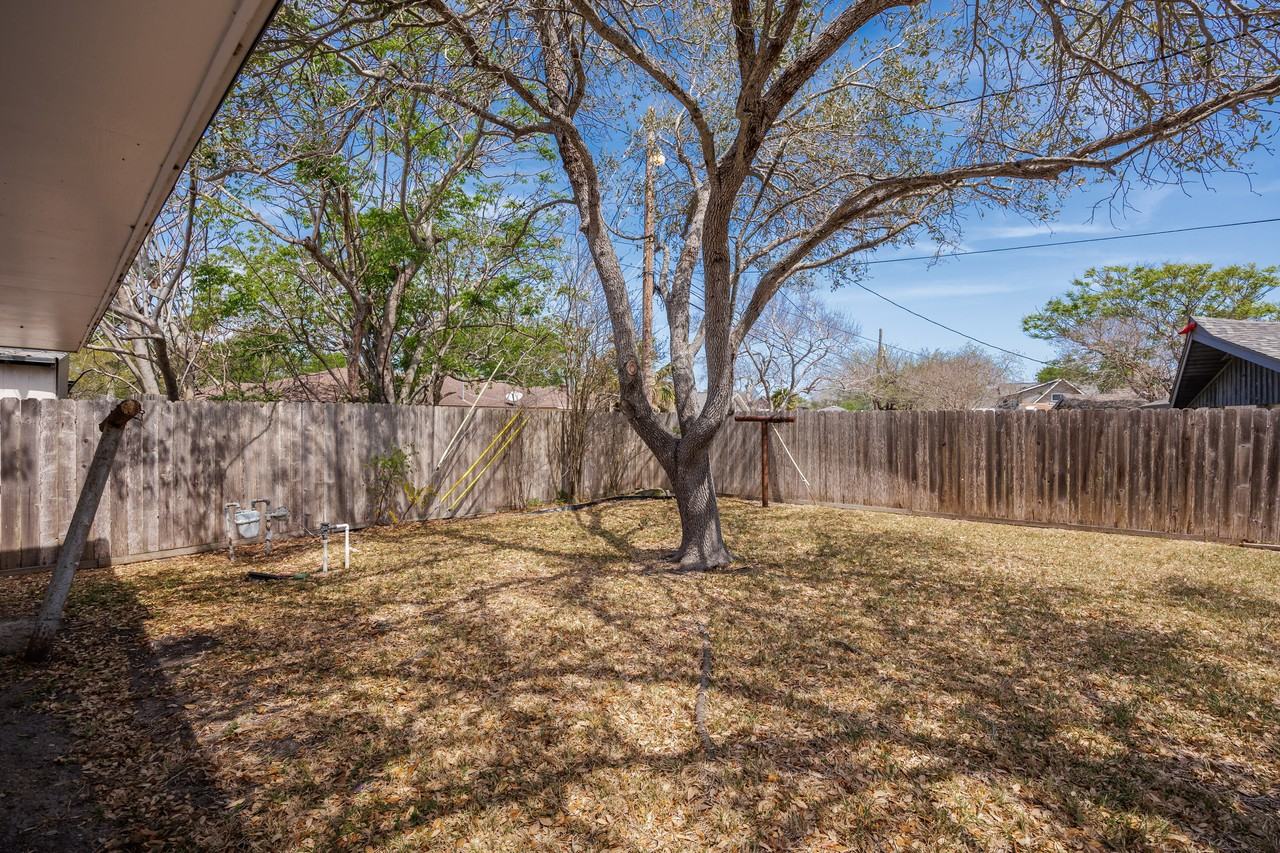 1137 Bradshaw Dr #1 - Photo 6 of 20