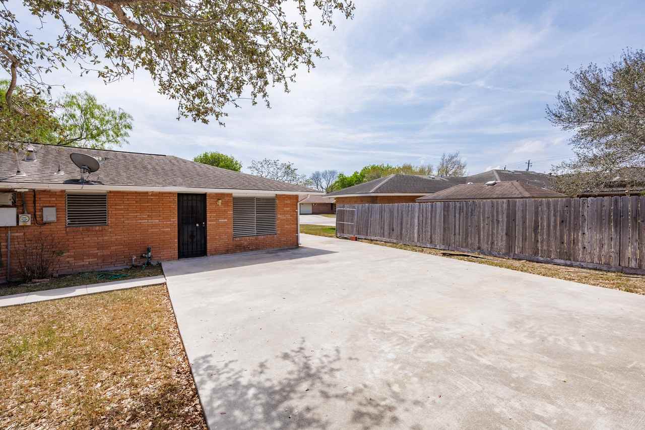 1137 Bradshaw Dr #1 - Photo 7 of 20
