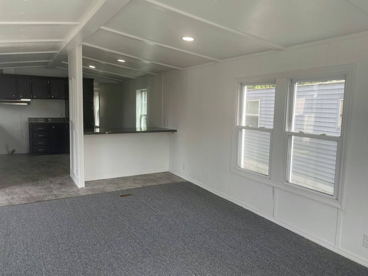 2713 Everett Drive - Photo 5 of 25