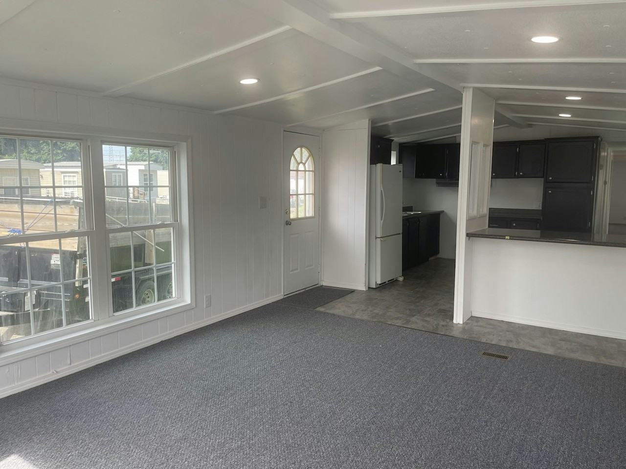 2713 Everett Drive - Photo 7 of 25