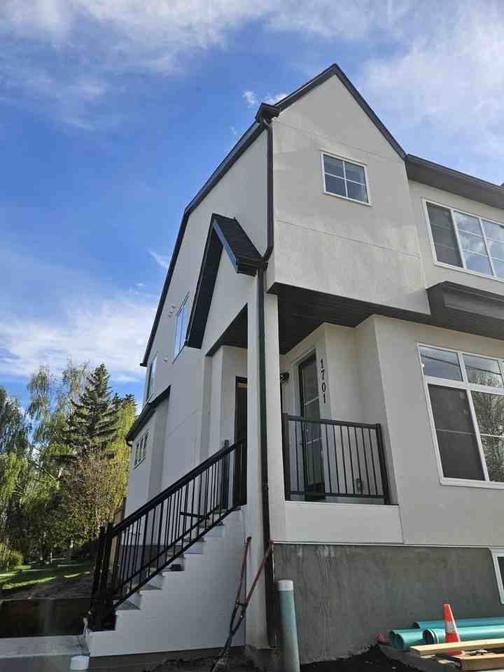 1701 31 St Sw - Photo 5 of 35