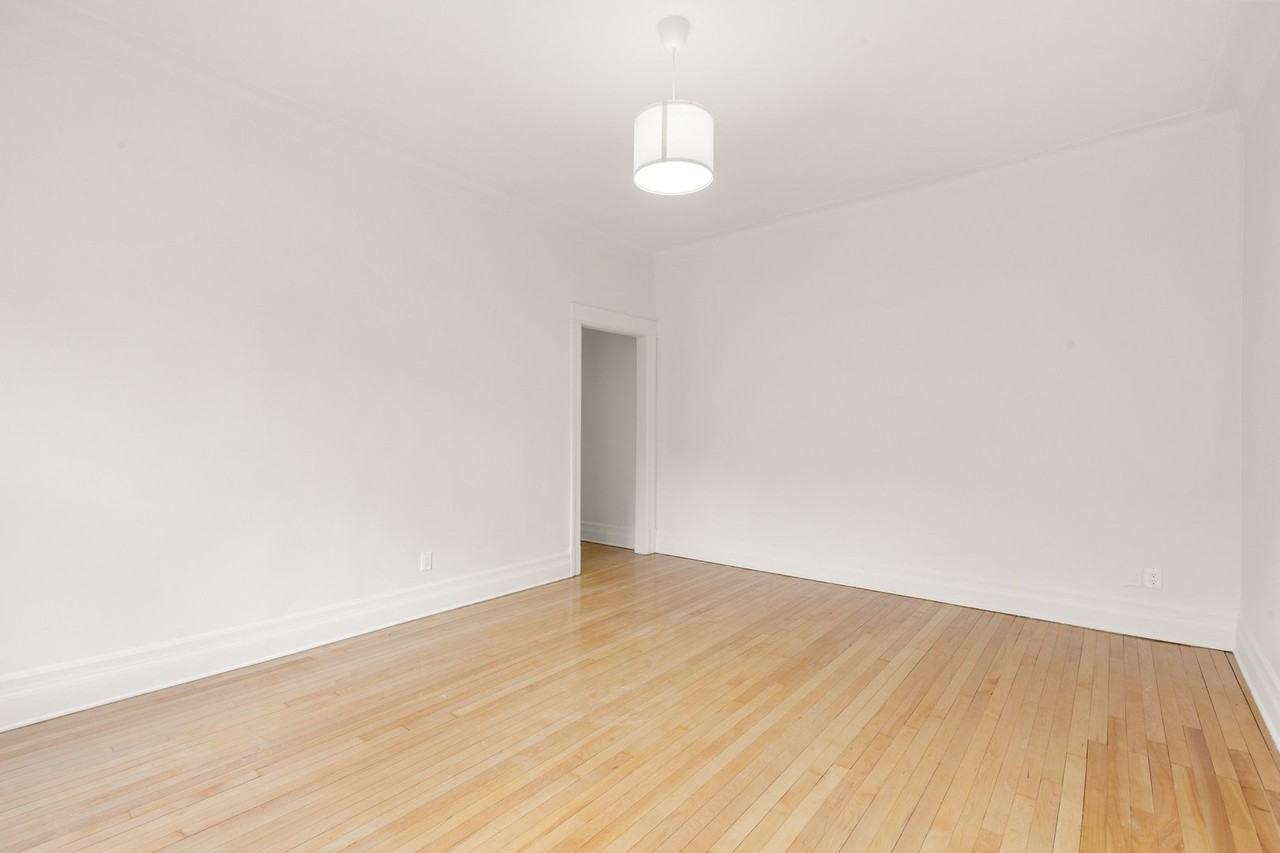 403 Boul Saint-Joseph O - Photo 6 of 17
