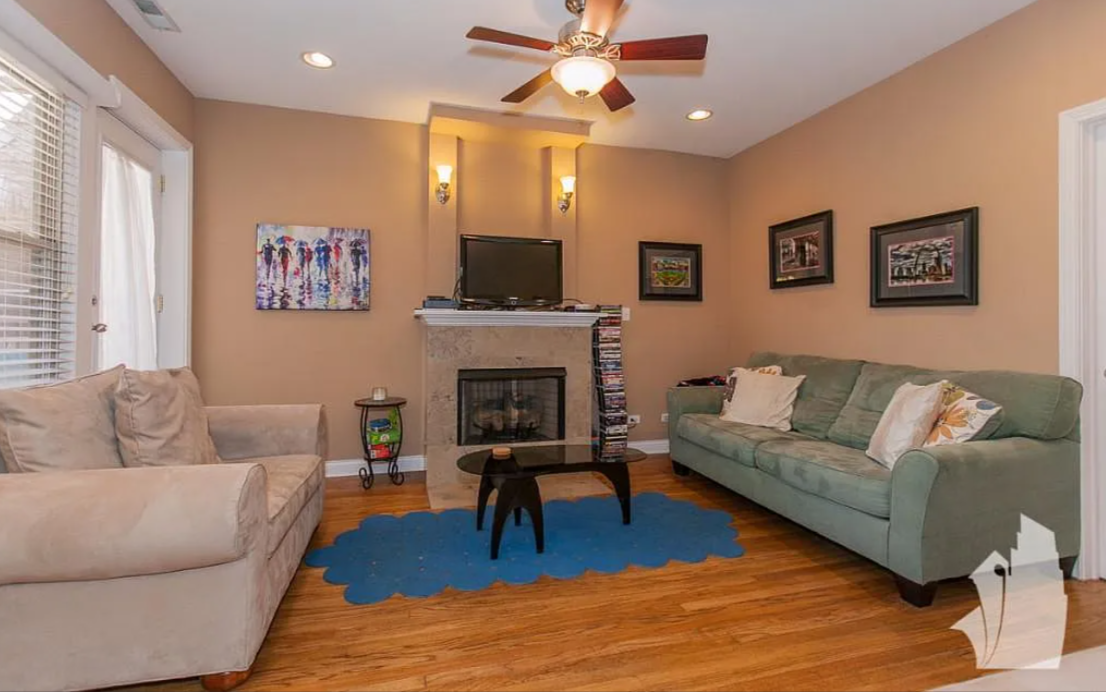 1009 N Oakley Blvd #2E - Photo 4 of 11