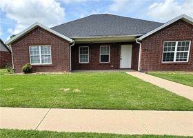 featured image of 691 N Meadowlands Dr