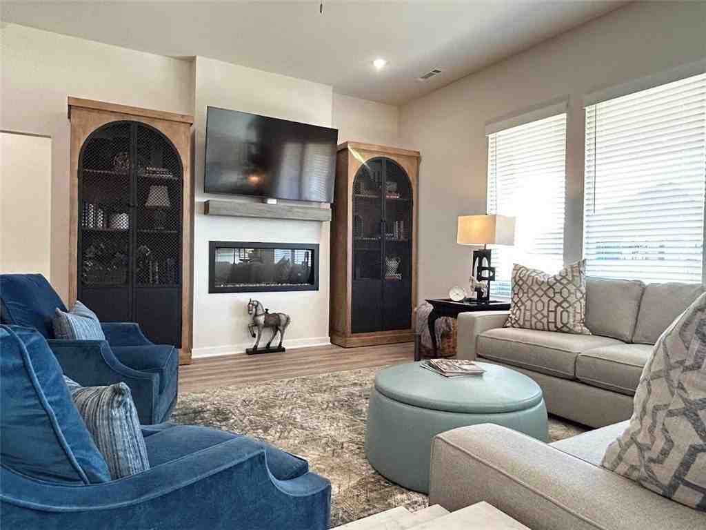 415 W Branta St - Photo 6 of 17