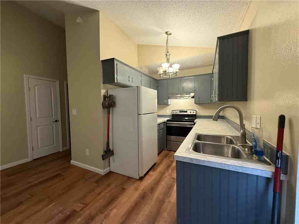 3701 W Overland Cir - Photo 2 of 9