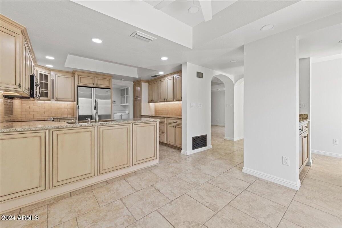 4327 N 69th Way - Photo 3 of 41