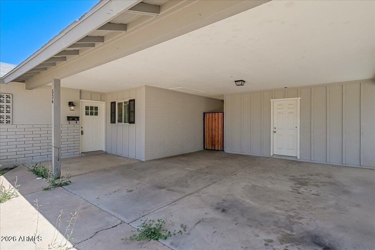 536 N Cheri Lynn Dr - Photo 4 of 30