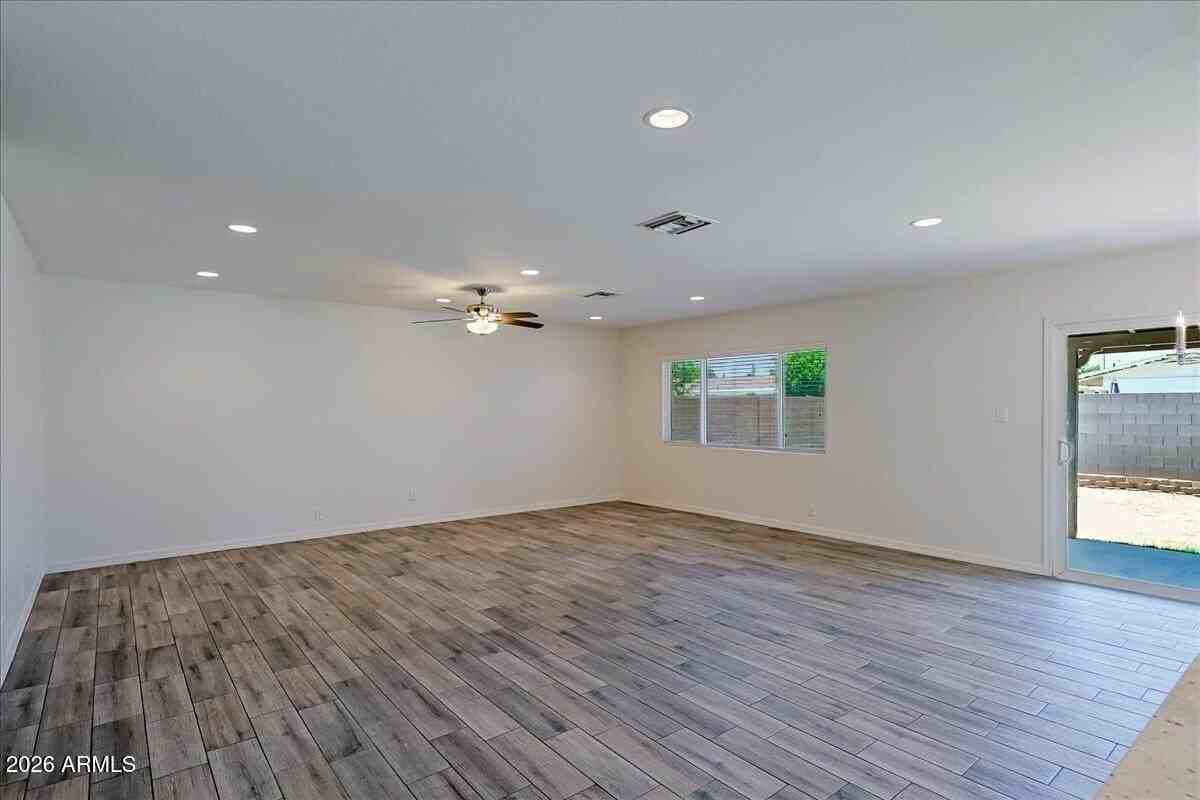 536 N Cheri Lynn Dr - Photo 6 of 30