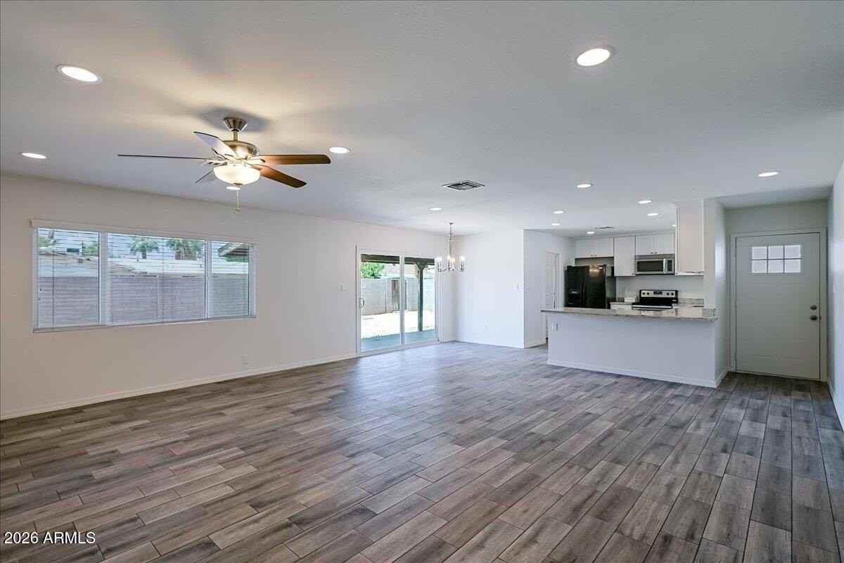 536 N Cheri Lynn Dr - Photo 7 of 30
