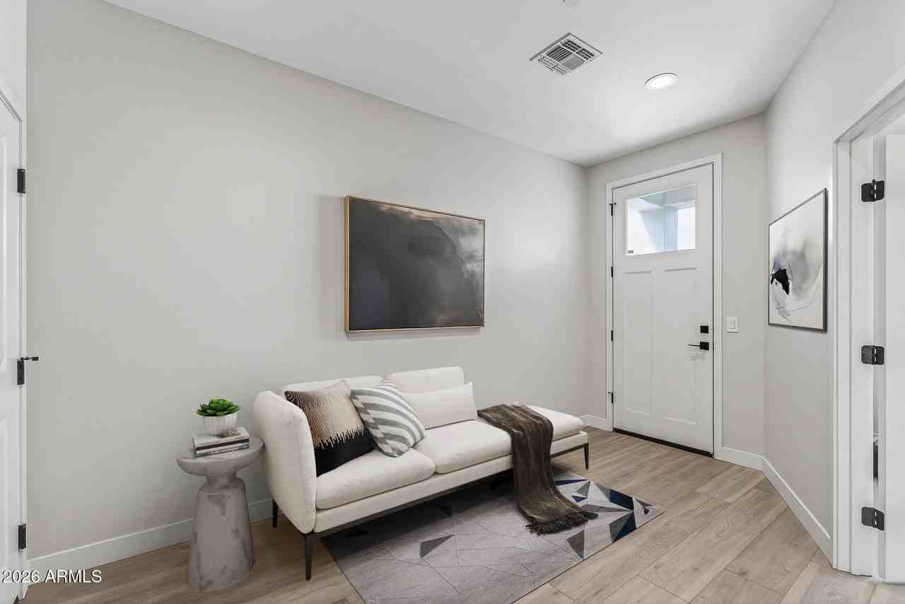 2601 E Clarendon Ave #3 - Photo 6 of 35