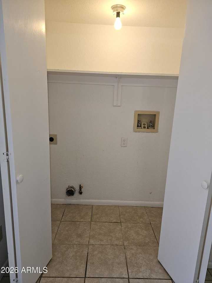617 Via Entrada - Photo 7 of 8