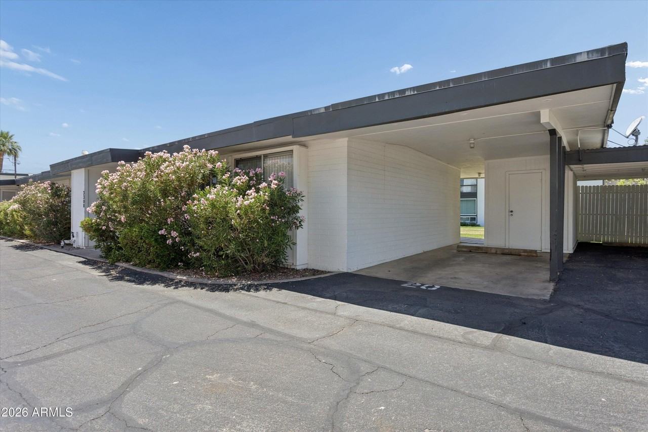 3308 E Camelback Rd