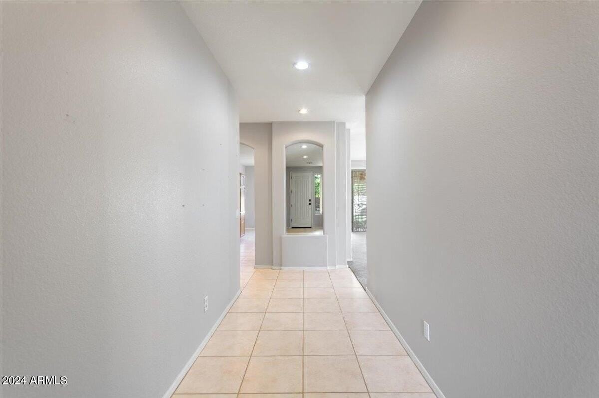 440 N Roger Way - Photo 4 of 20