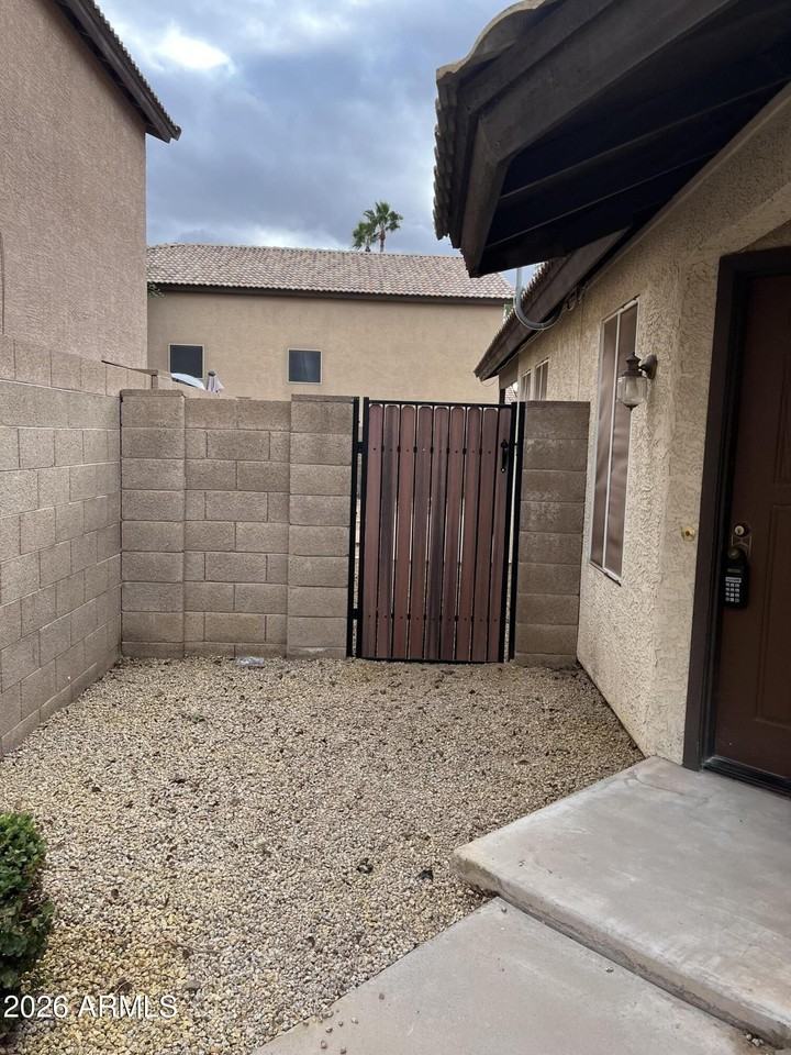 2599 W Orchid Ln - Photo 3 of 20