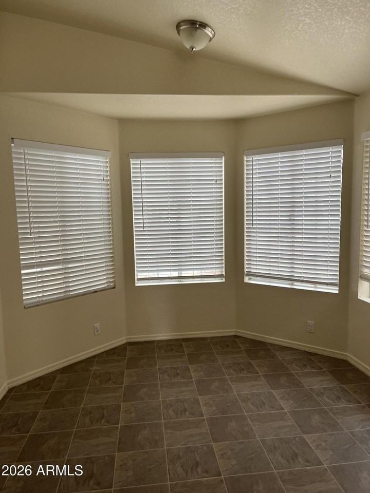2599 W Orchid Ln - Photo 4 of 20