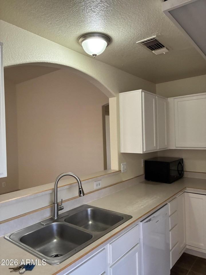 2599 W Orchid Ln - Photo 7 of 20