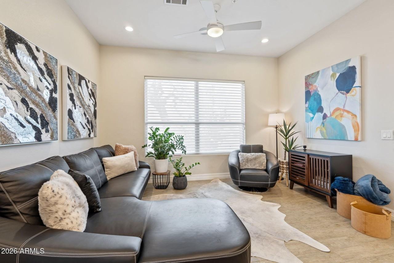 10531 E Bahia Dr - Photo 4 of 43